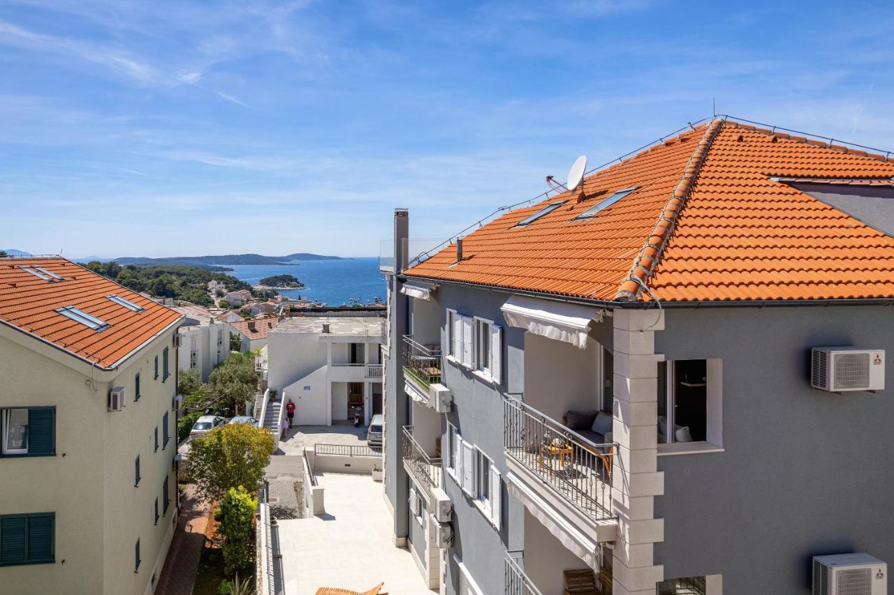 Deluxe Apartments Primi Hvar Town Exterior foto