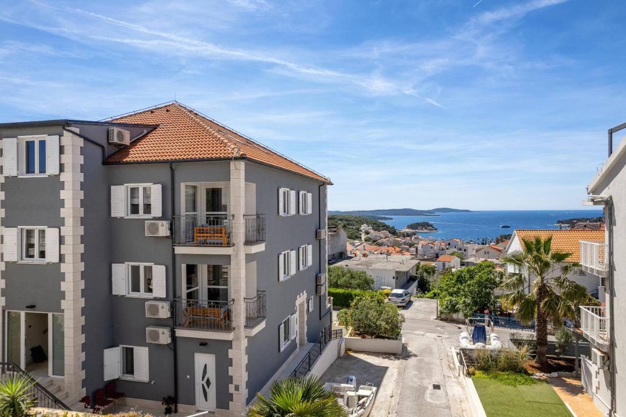 Deluxe Apartments Primi Hvar Town Exterior foto